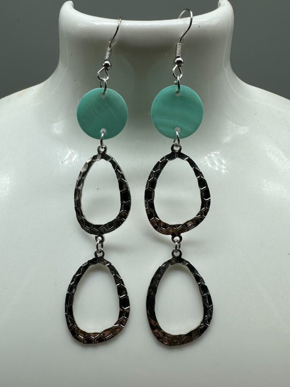 3/$30 Hammered Oval Earrings Silver Tone Blue Shell Accents Long Drop 3 Inch